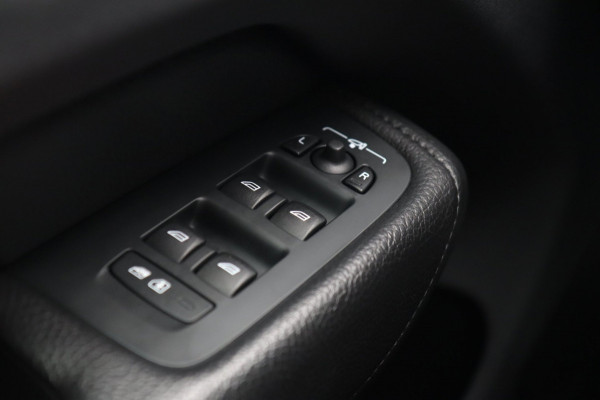 Volvo XC60 2.0 Recharge T8 AWD R-Design / PANO / MEMORY / 360 / HK / KEYLESS