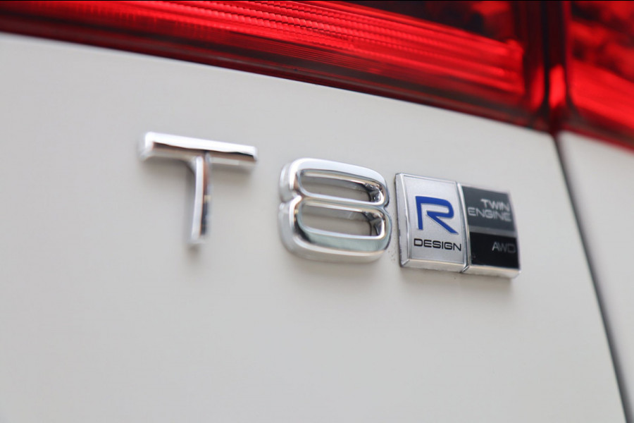 Volvo XC60 2.0 Recharge T8 AWD R-Design / PANO / MEMORY / 360 / HK / KEYLESS