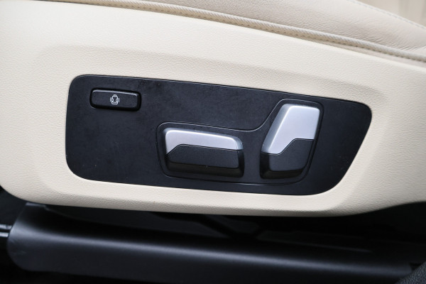 BMW X3 xDrive30e Business Edition Plus Panoramadak, 360° Camera, Leer, Memory, Apple Carplay, 20"