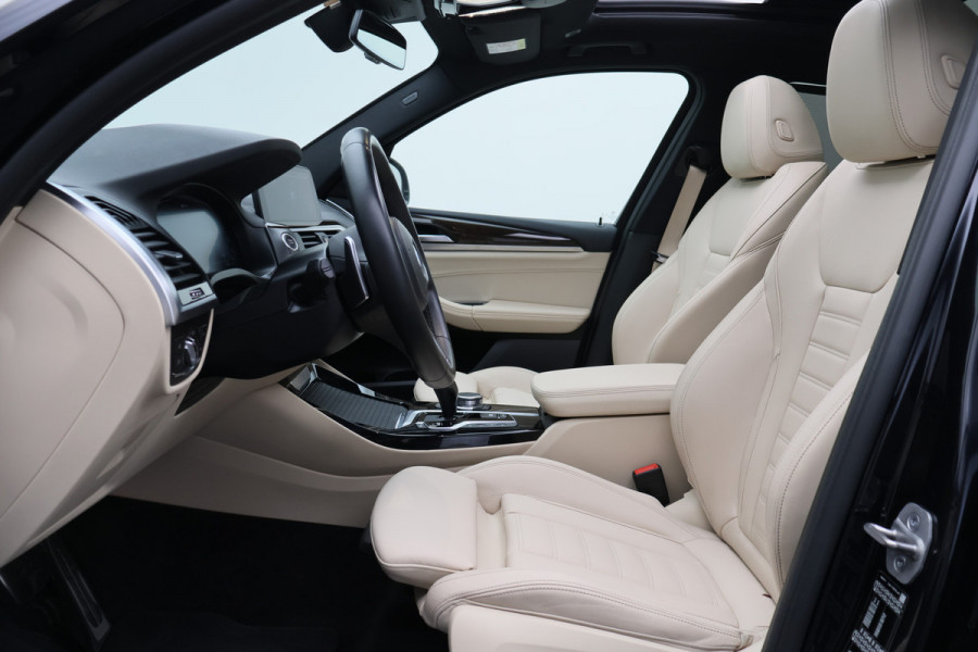 BMW X3 xDrive30e Business Edition Plus Panoramadak, 360° Camera, Leer, Memory, Apple Carplay, 20"