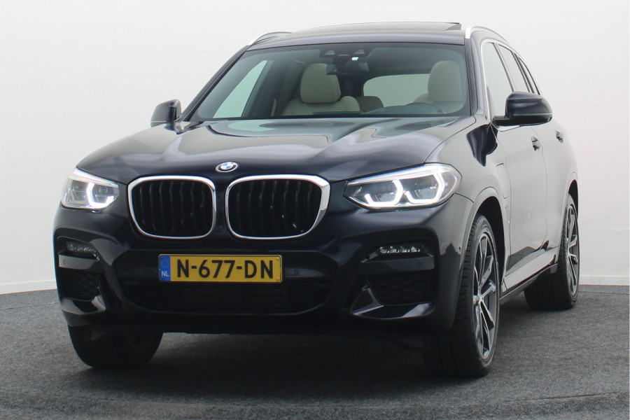 BMW X3 xDrive30e Business Edition Plus Panoramadak, 360° Camera, Leer, Memory, Apple Carplay, 20"