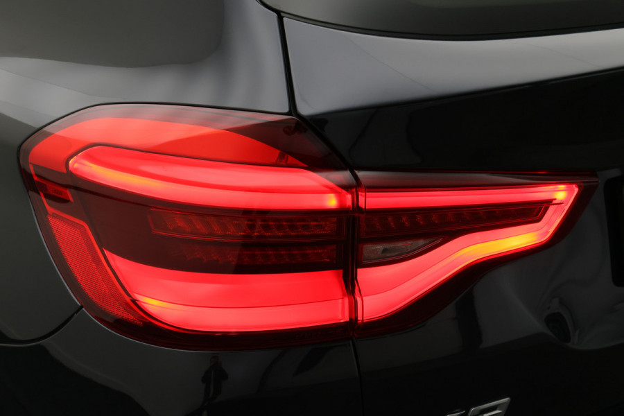 BMW X3 xDrive30e Business Edition Plus Panoramadak, 360° Camera, Leer, Memory, Apple Carplay, 20"