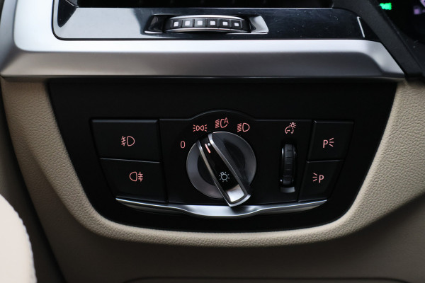 BMW X3 xDrive30e Business Edition Plus Panoramadak, 360° Camera, Leer, Memory, Apple Carplay, 20"