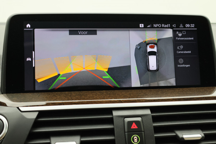 BMW X3 xDrive30e Business Edition Plus Panoramadak, 360° Camera, Leer, Memory, Apple Carplay, 20"