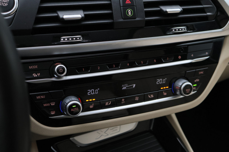 BMW X3 xDrive30e Business Edition Plus Panoramadak, 360° Camera, Leer, Memory, Apple Carplay, 20"