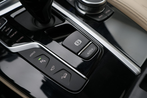 BMW X3 xDrive30e Business Edition Plus Panoramadak, 360° Camera, Leer, Memory, Apple Carplay, 20"