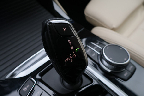 BMW X3 xDrive30e Business Edition Plus Panoramadak, 360° Camera, Leer, Memory, Apple Carplay, 20"