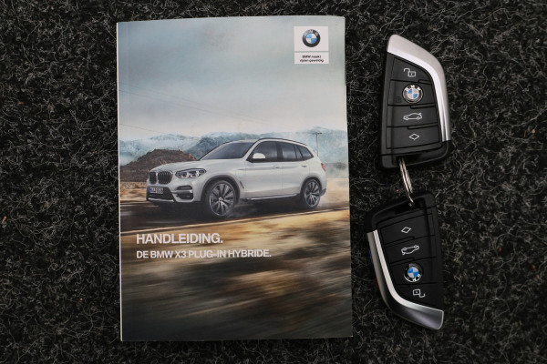 BMW X3 xDrive30e Business Edition Plus Panoramadak, 360° Camera, Leer, Memory, Apple Carplay, 20"