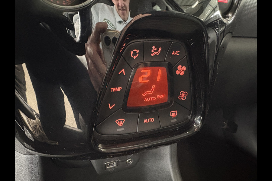 Peugeot 108 1.0 e-VTi Allure 5-drs. KEYLESS/CAMERA/CLIMA/CARPLAY/LIMITER