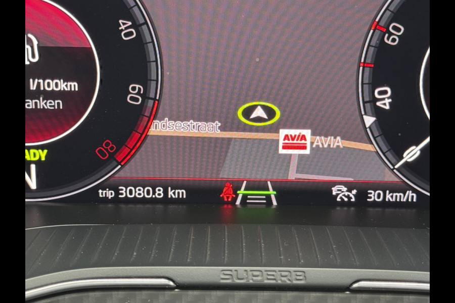 Škoda Superb Combi 1.4 TSI iV PHEV Sportline Business | SOH: 91,6% | Matrix Led | All season | Camera | Adaptive CC | Navi | R u i m t e! |
