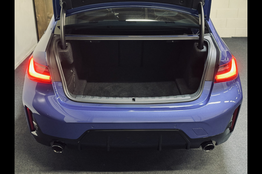 BMW 3 Serie 318i M-Sport | Schuifdak | Carbon | Camera