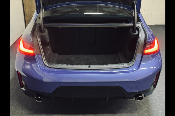 BMW 3 Serie 318i M-Sport | Schuifdak | Carbon | Camera
