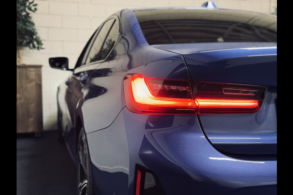 BMW 3 Serie 318i M-Sport | Schuifdak | Carbon | Camera