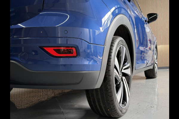 Volkswagen T-Cross 1.5 TSI 150pk Style R-Line | Navi | 18" | ACC | Dodehoek | Camera | Carplay |