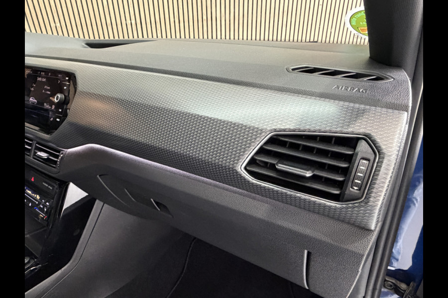 Volkswagen T-Cross 1.5 TSI 150pk Style R-Line | Navi | 18" | ACC | Dodehoek | Camera | Carplay |