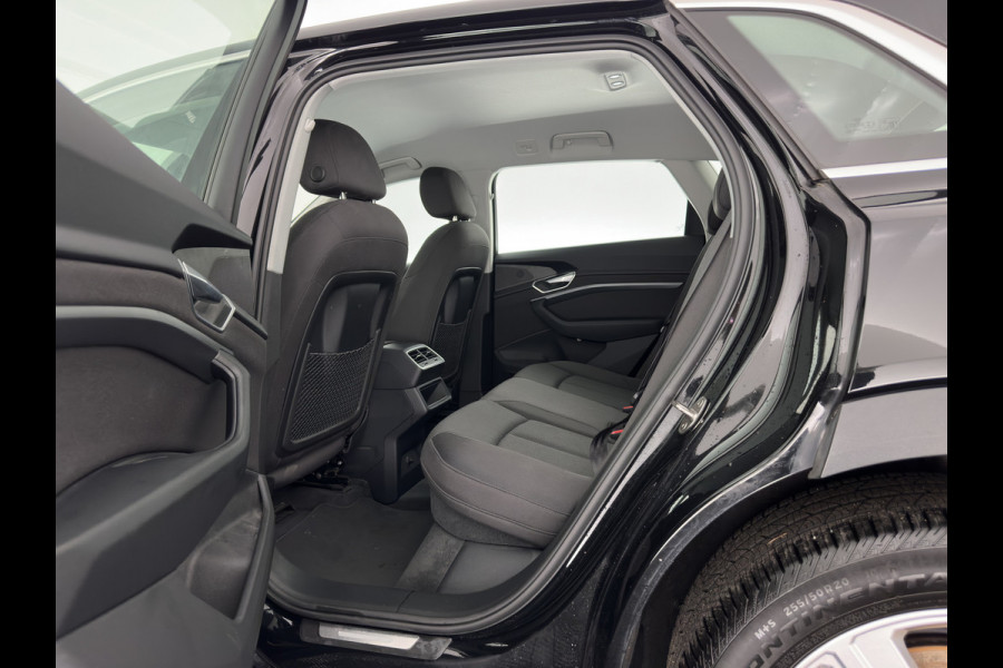 Audi e-tron 55 quattro edition 95 kWh [3-Fase-11kW] {SoH-95%} (INCL.BTW) *FULL-LED | HEATED-COMFORTSEATS | DIGI-COCKPIT | NAVI-FULLMAP | CAMERA | DAB+ | ECC | PDC | CRUISE | 20''ALU*