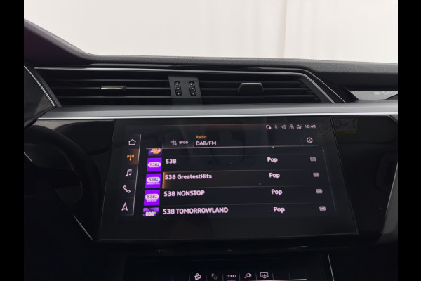 Audi e-tron 55 quattro edition 95 kWh [3-Fase-11kW] {SoH-95%} (INCL.BTW) *FULL-LED | HEATED-COMFORTSEATS | DIGI-COCKPIT | NAVI-FULLMAP | CAMERA | DAB+ | ECC | PDC | CRUISE | 20''ALU*