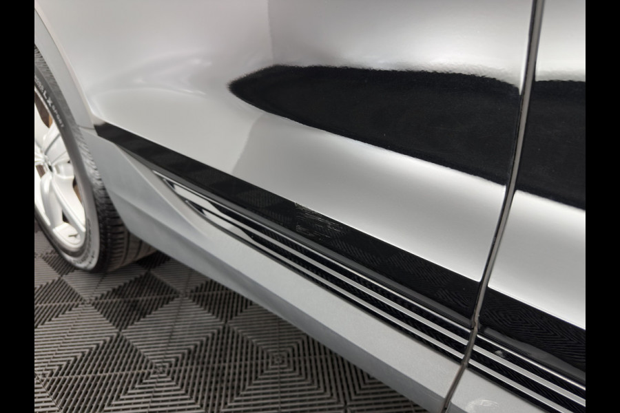 Audi e-tron 55 quattro edition 95 kWh [3-Fase-11kW] {SoH-95%} (INCL.BTW) *FULL-LED | HEATED-COMFORTSEATS | DIGI-COCKPIT | NAVI-FULLMAP | CAMERA | DAB+ | ECC | PDC | CRUISE | 20''ALU*