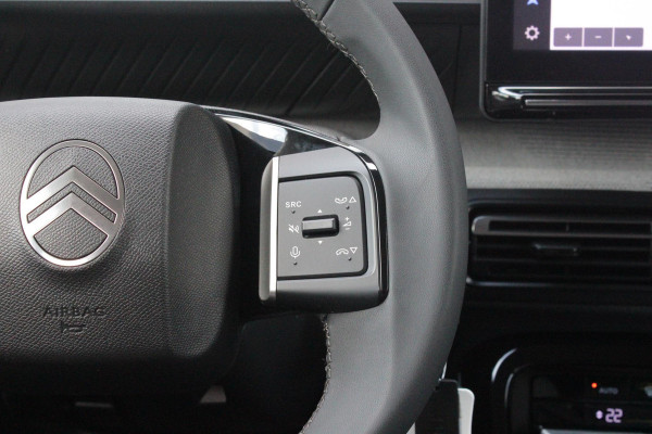 Citroën C3 1.2 100PK MAX | AFNEEMBARE TREKHAAK | POLAR WHITE DAK | MONTE CARLO BLUE | ACHTERUITRIJ CAMERA | 17" LICHTMETALEN VELGEN "ATACAMITE" | NAVIGATIE | DRAADLOZE APPLE CARPLAY/ANDROID AUTO | DRAADLOZE TELEFOONLADER | GETINTE ACHTERRUITEN | LED KOPLAMPEN | CLIMATE CONTROL | DAKRAILS "GLOSSY BLACK" | CRUISE CONTROL |