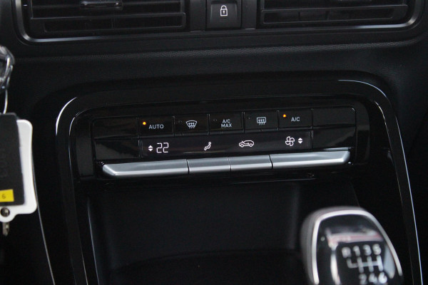 Citroën C3 1.2 100PK MAX | AFNEEMBARE TREKHAAK | POLAR WHITE DAK | MONTE CARLO BLUE | ACHTERUITRIJ CAMERA | 17" LICHTMETALEN VELGEN "ATACAMITE" | NAVIGATIE | DRAADLOZE APPLE CARPLAY/ANDROID AUTO | DRAADLOZE TELEFOONLADER | GETINTE ACHTERRUITEN | LED KOPLAMPEN | CLIMATE CONTROL | DAKRAILS "GLOSSY BLACK" | CRUISE CONTROL |