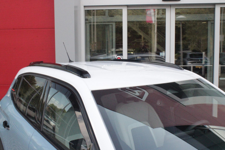 Citroën C3 1.2 100PK MAX | AFNEEMBARE TREKHAAK | POLAR WHITE DAK | MONTE CARLO BLUE | ACHTERUITRIJ CAMERA | 17" LICHTMETALEN VELGEN "ATACAMITE" | NAVIGATIE | DRAADLOZE APPLE CARPLAY/ANDROID AUTO | DRAADLOZE TELEFOONLADER | GETINTE ACHTERRUITEN | LED KOPLAMPEN | CLIMATE CONTROL | DAKRAILS "GLOSSY BLACK" | CRUISE CONTROL |