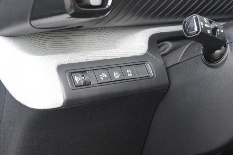 Citroën C3 1.2 100PK MAX | AFNEEMBARE TREKHAAK | POLAR WHITE DAK | MONTE CARLO BLUE | ACHTERUITRIJ CAMERA | 17" LICHTMETALEN VELGEN "ATACAMITE" | NAVIGATIE | DRAADLOZE APPLE CARPLAY/ANDROID AUTO | DRAADLOZE TELEFOONLADER | GETINTE ACHTERRUITEN | LED KOPLAMPEN | CLIMATE CONTROL | DAKRAILS "GLOSSY BLACK" | CRUISE CONTROL |