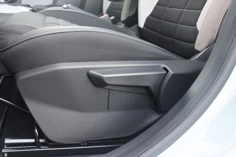 Citroën C3 1.2 100PK MAX | AFNEEMBARE TREKHAAK | POLAR WHITE DAK | MONTE CARLO BLUE | ACHTERUITRIJ CAMERA | 17" LICHTMETALEN VELGEN "ATACAMITE" | NAVIGATIE | DRAADLOZE APPLE CARPLAY/ANDROID AUTO | DRAADLOZE TELEFOONLADER | GETINTE ACHTERRUITEN | LED KOPLAMPEN | CLIMATE CONTROL | DAKRAILS "GLOSSY BLACK" | CRUISE CONTROL |