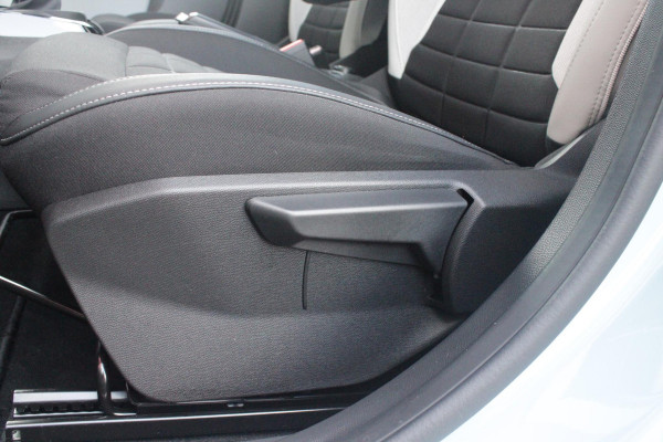 Citroën C3 1.2 100PK MAX | AFNEEMBARE TREKHAAK | POLAR WHITE DAK | MONTE CARLO BLUE | ACHTERUITRIJ CAMERA | 17" LICHTMETALEN VELGEN "ATACAMITE" | NAVIGATIE | DRAADLOZE APPLE CARPLAY/ANDROID AUTO | DRAADLOZE TELEFOONLADER | GETINTE ACHTERRUITEN | LED KOPLAMPEN | CLIMATE CONTROL | DAKRAILS "GLOSSY BLACK" | CRUISE CONTROL |