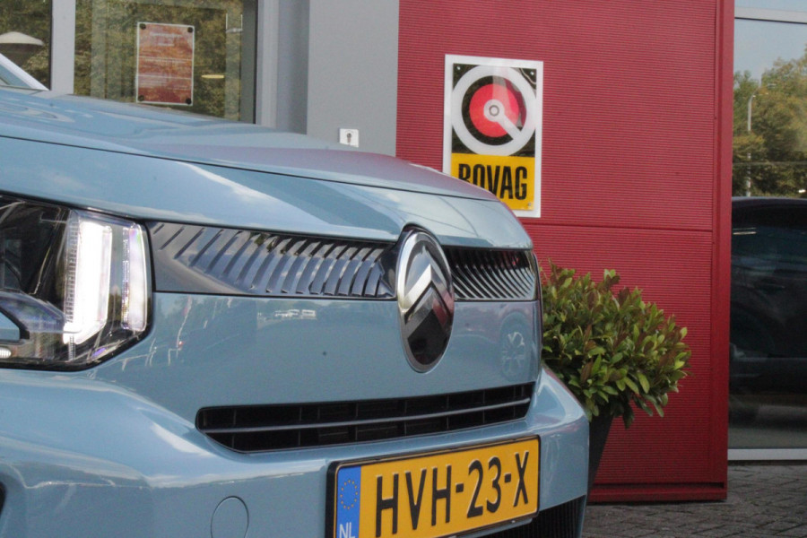 Citroën C3 1.2 100PK MAX | AFNEEMBARE TREKHAAK | POLAR WHITE DAK | MONTE CARLO BLUE | ACHTERUITRIJ CAMERA | 17" LICHTMETALEN VELGEN "ATACAMITE" | NAVIGATIE | DRAADLOZE APPLE CARPLAY/ANDROID AUTO | DRAADLOZE TELEFOONLADER | GETINTE ACHTERRUITEN | LED KOPLAMPEN | CLIMATE CONTROL | DAKRAILS "GLOSSY BLACK" | CRUISE CONTROL |