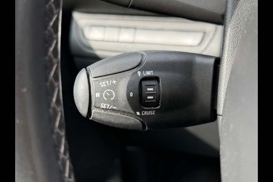 Peugeot 2008 BWJ 2019 | 1.2T 131PK GT-Line | TREKHAAK | LEDER/STOF | STOELVERW | CLIMA | NAVI | PDC | SPORTSTOELEN |