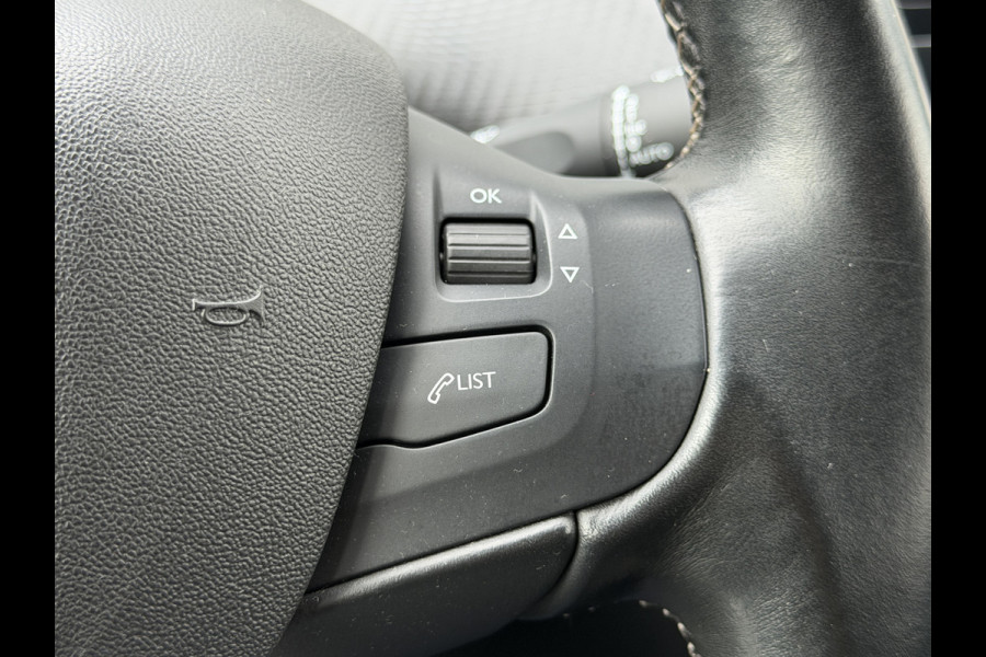 Peugeot 2008 BWJ 2019 | 1.2T 131PK GT-Line | TREKHAAK | LEDER/STOF | STOELVERW | CLIMA | NAVI | PDC | SPORTSTOELEN |