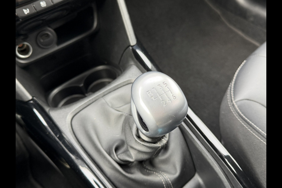 Peugeot 2008 BWJ 2019 | 1.2T 131PK GT-Line | TREKHAAK | LEDER/STOF | STOELVERW | CLIMA | NAVI | PDC | SPORTSTOELEN |