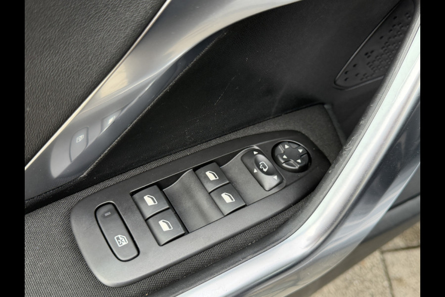 Peugeot 2008 BWJ 2019 | 1.2T 131PK GT-Line | TREKHAAK | LEDER/STOF | STOELVERW | CLIMA | NAVI | PDC | SPORTSTOELEN |