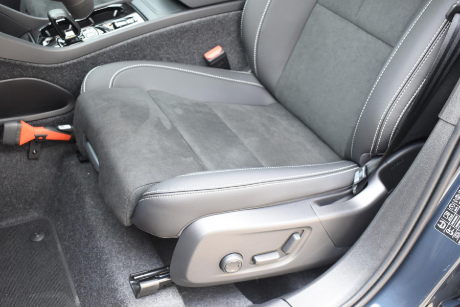 Volvo XC40 B4 211PK Automaat Plus Dark