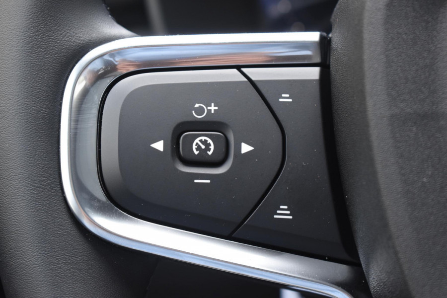 Volvo XC40 B4 211PK Automaat Plus Dark
