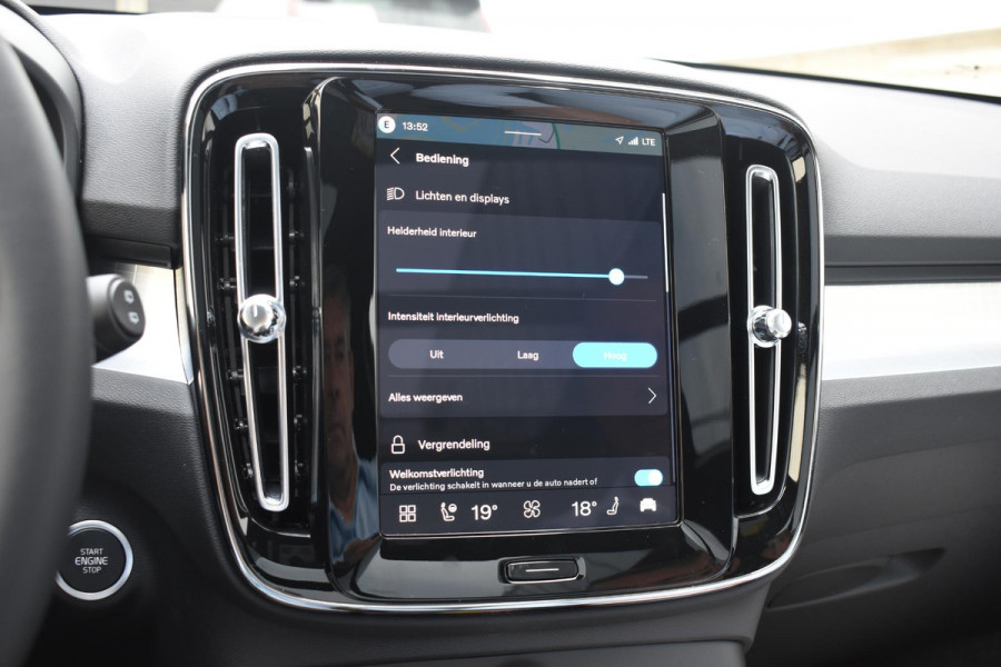 Volvo XC40 B4 211PK Automaat Plus Dark