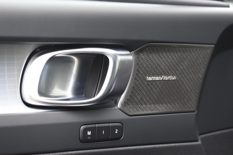 Volvo XC40 B4 211PK Automaat Plus Dark
