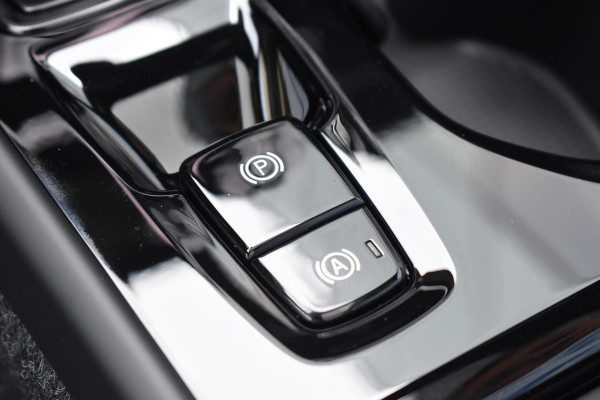 Volvo XC40 B4 211PK Automaat Plus Dark