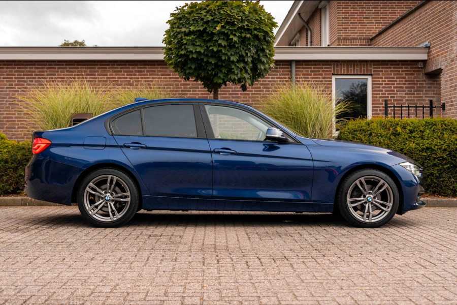 BMW 3 Serie 318i Executive 136 PK Aut. LED Clima Cruise 18'' M-Sport