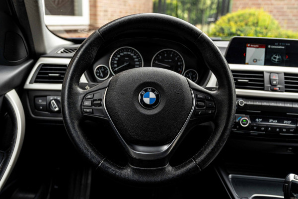 BMW 3 Serie 318i Executive 136 PK Aut. LED Clima Cruise 18'' M-Sport