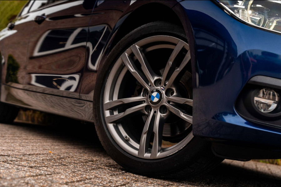 BMW 3 Serie 318i Executive 136 PK Aut. LED Clima Cruise 18'' M-Sport