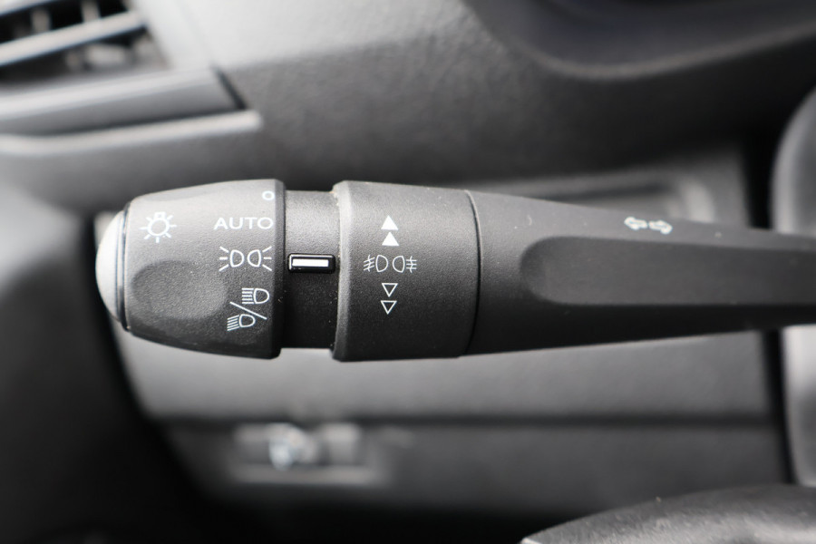 Opel Vivaro-e L3 75 kWh Airco Navigatie