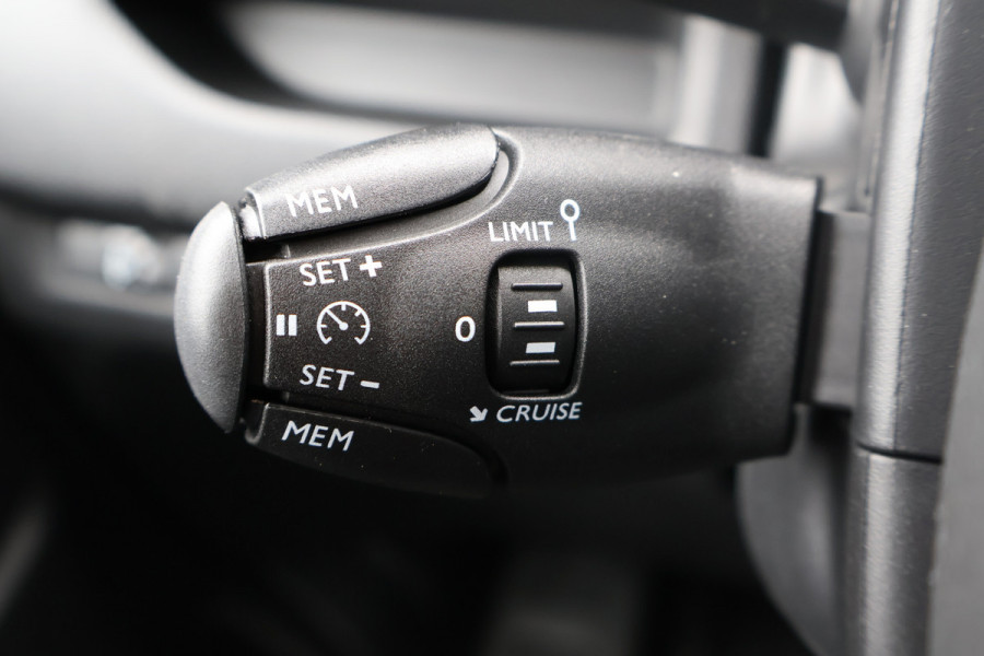 Opel Vivaro-e L3 75 kWh Airco Navigatie
