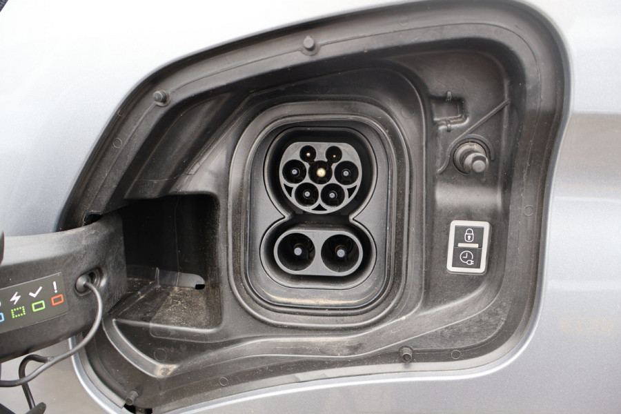 Opel Vivaro-e L3 75 kWh Airco Navigatie