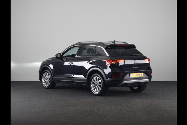 Volkswagen T-Roc 1.5 TSI Life 150 pk Automaat (DSG) | Navigatie | Parkeersensoren (Park assist) | Achteruitrijcamera | Adaptieve cruise control | Autom. airco |