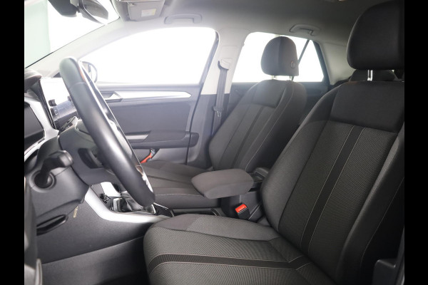 Volkswagen T-Roc 1.5 TSI Life 150 pk Automaat (DSG) | Navigatie | Parkeersensoren (Park assist) | Achteruitrijcamera | Adaptieve cruise control | Autom. airco |