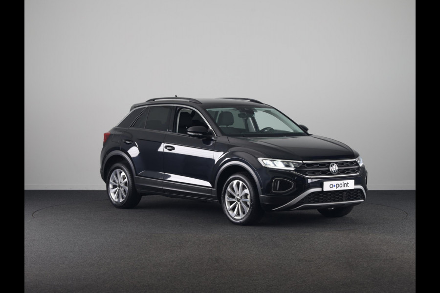 Volkswagen T-Roc 1.5 TSI Life 150 pk Automaat (DSG) | Navigatie | Parkeersensoren (Park assist) | Achteruitrijcamera | Adaptieve cruise control | Autom. airco |