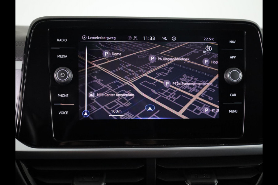 Volkswagen T-Roc 1.5 TSI Life 150 pk Automaat (DSG) | Navigatie | Parkeersensoren (Park assist) | Achteruitrijcamera | Adaptieve cruise control | Autom. airco |