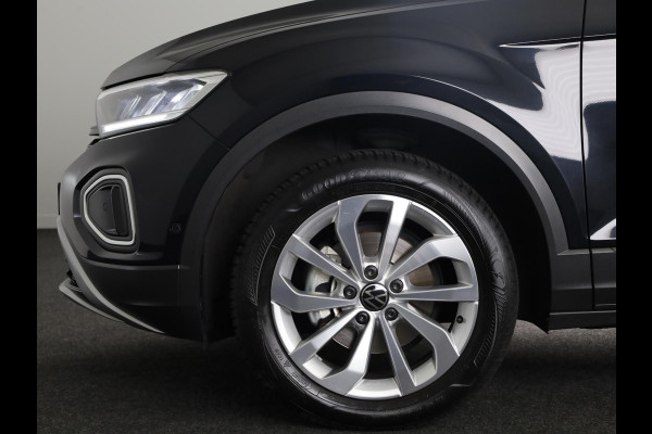 Volkswagen T-Roc 1.5 TSI Life 150 pk Automaat (DSG) | Navigatie | Parkeersensoren (Park assist) | Achteruitrijcamera | Adaptieve cruise control | Autom. airco |