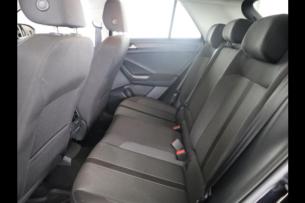 Volkswagen T-Roc 1.5 TSI Life 150 pk Automaat (DSG) | Navigatie | Parkeersensoren (Park assist) | Achteruitrijcamera | Adaptieve cruise control | Autom. airco |